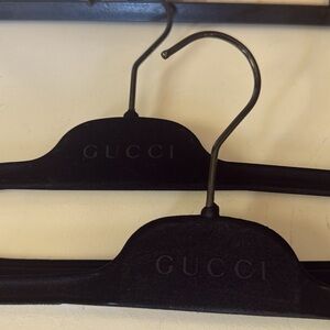 Gucci Closet Accessories for Elegant Storage set of 2 black velvet hangers